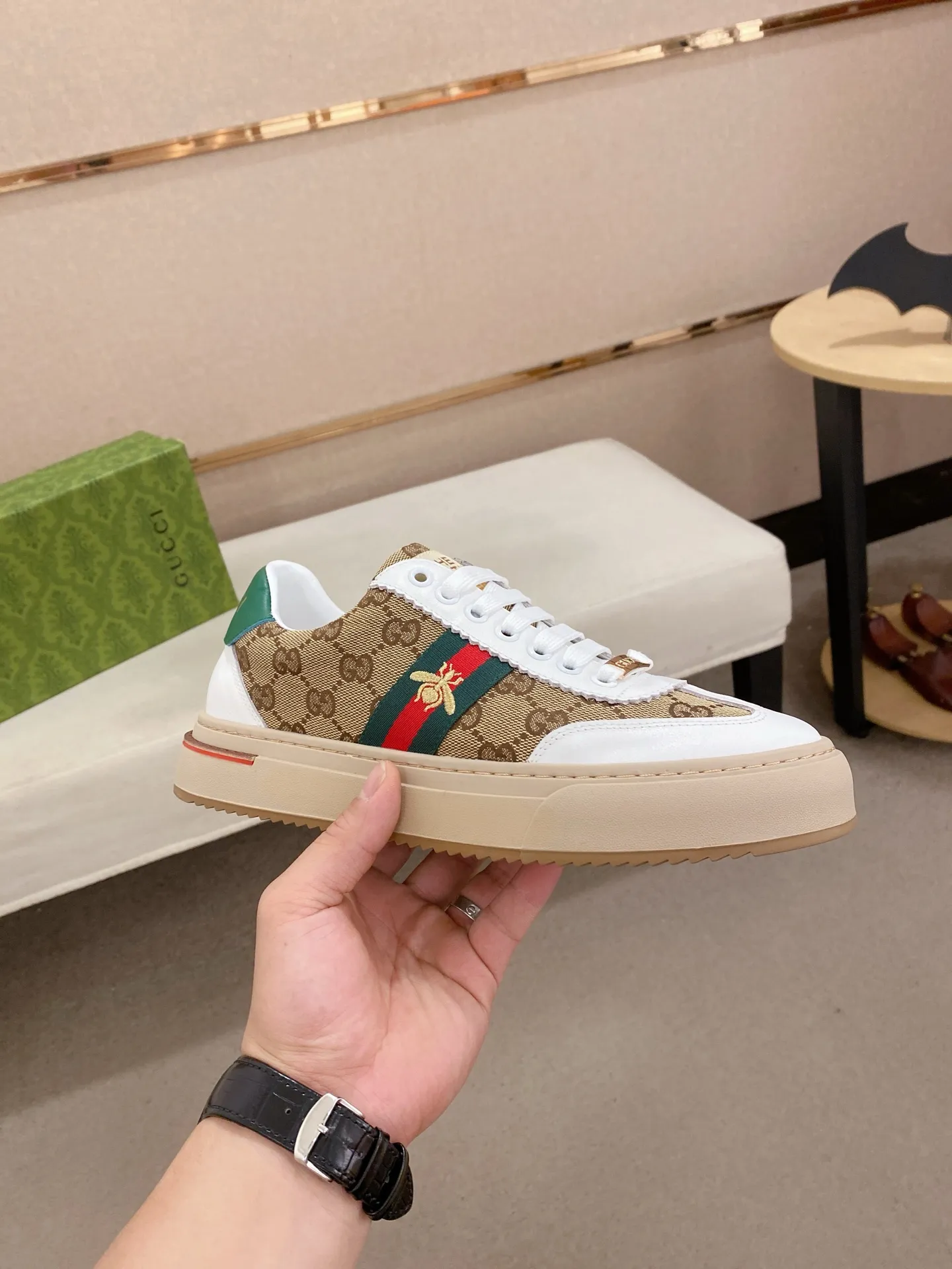 Men's clothing and shoes💰:400💰 (GUCCI) The latest model from the official website 🎁🎁Casual and fashionable men's shoes👟, hot style💥The version is simple and elegant, exclusive for trendy men. Unique latest brand elements from the official website👑Original decoration, fashionable and generous, the fabric is original cowhide ✅Sheepskin lining, the official website specifies wear-resistant casual outsole, the classic model is taken in kind at the counter🎬38-44 (45 is not returned or exchanged when customized)